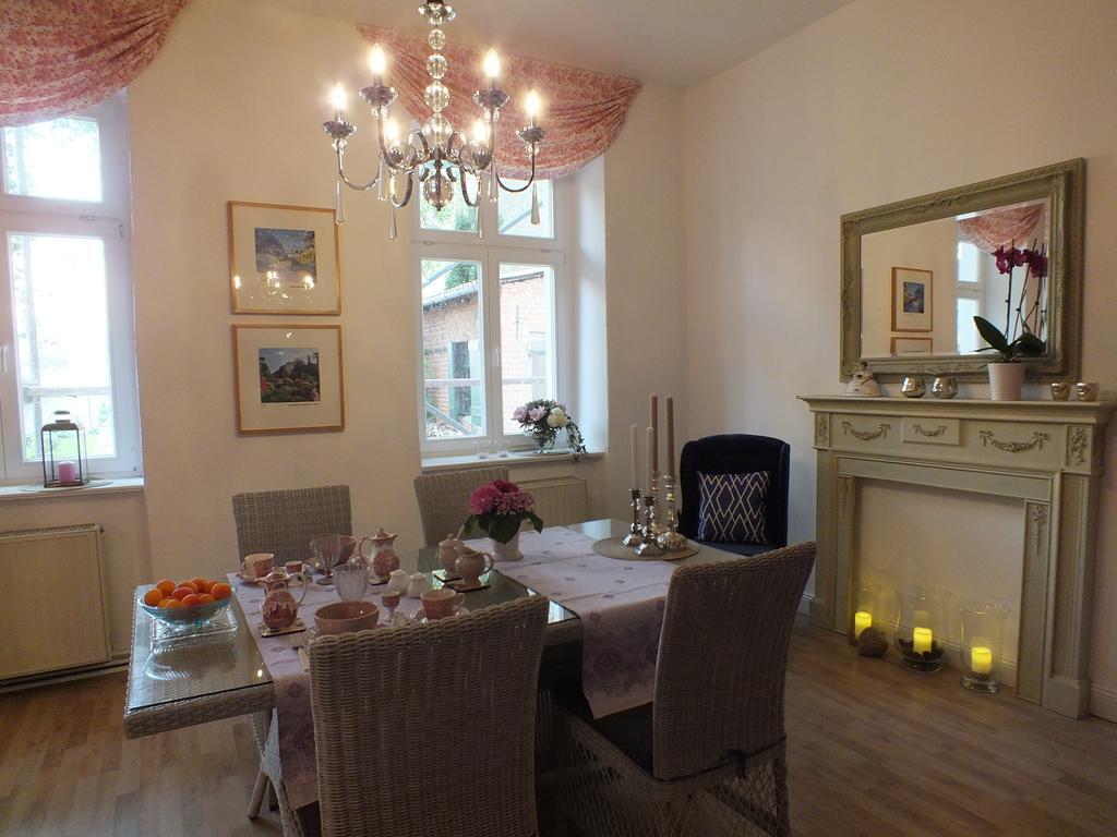 Bed&Breakfast Wagner "Im Alten Pfarrhaus" Neuruppin Extérieur photo