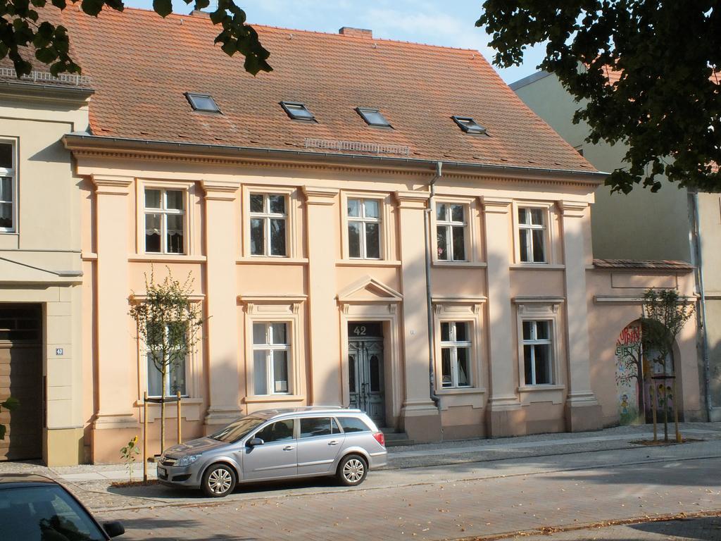 Bed&Breakfast Wagner "Im Alten Pfarrhaus" Neuruppin Extérieur photo